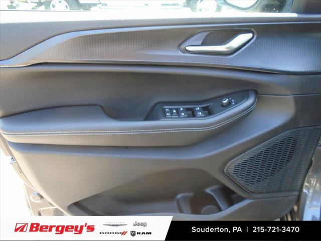 new 2025 Jeep Grand Cherokee L car, priced at $42,068