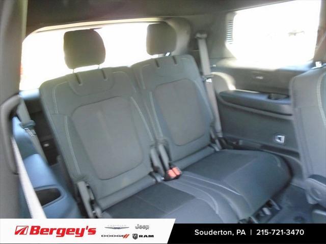 new 2025 Jeep Grand Cherokee L car, priced at $42,068