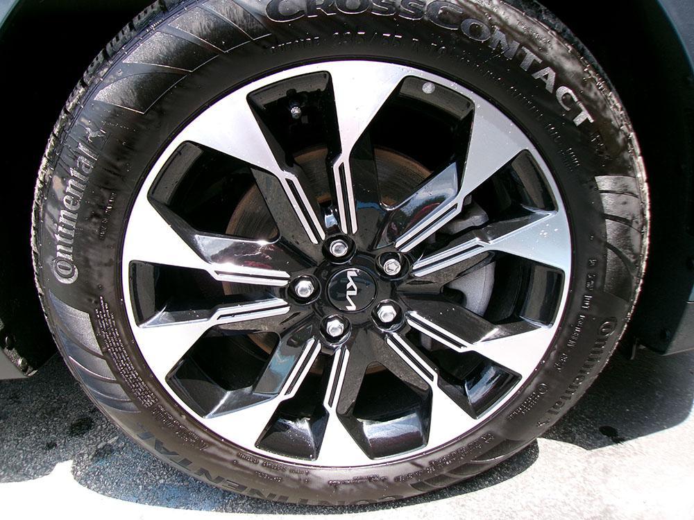 used 2024 Kia Carnival car, priced at $21,900