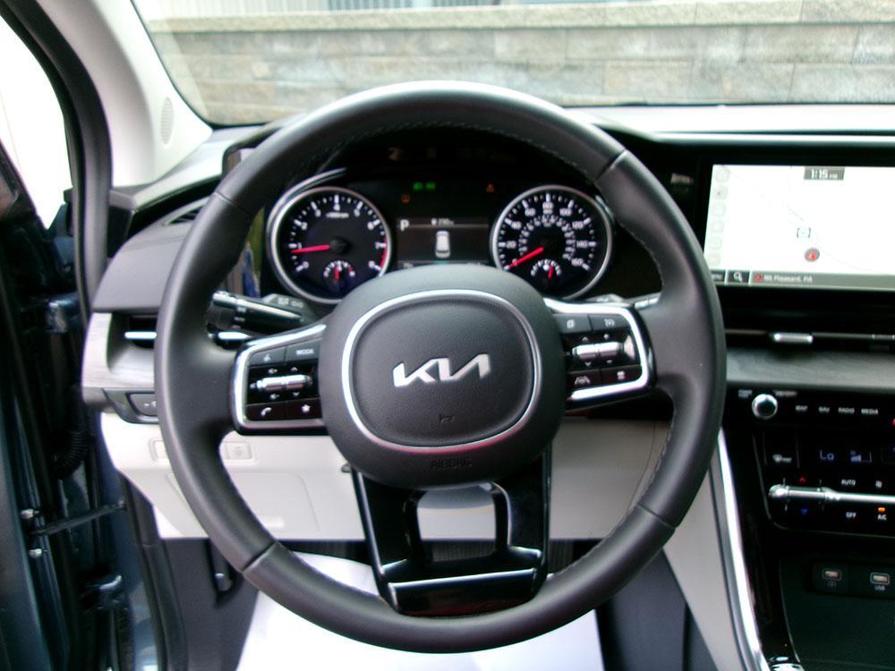 used 2024 Kia Carnival car, priced at $21,900