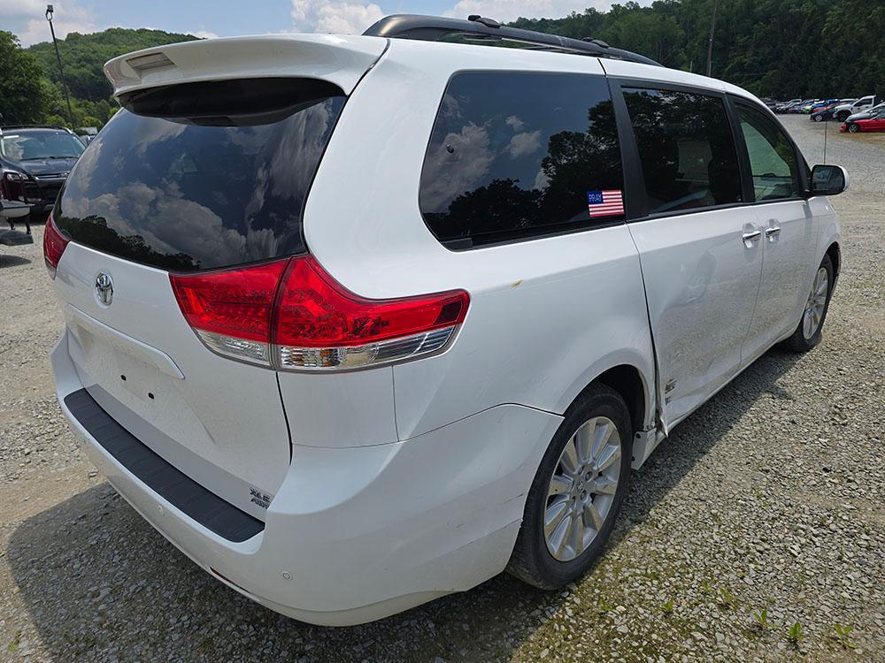 used 2013 Toyota Sienna car