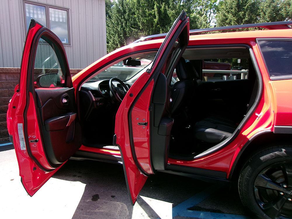 used 2018 Jeep Cherokee car, priced at $8,900