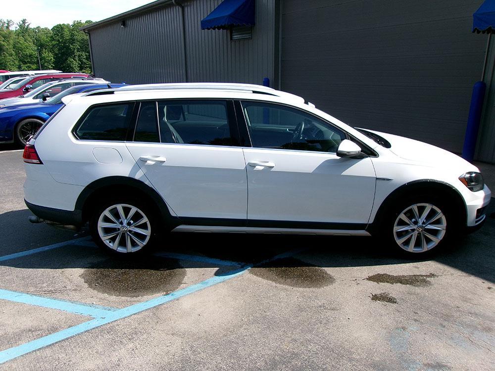 used 2019 Volkswagen Golf Alltrack car