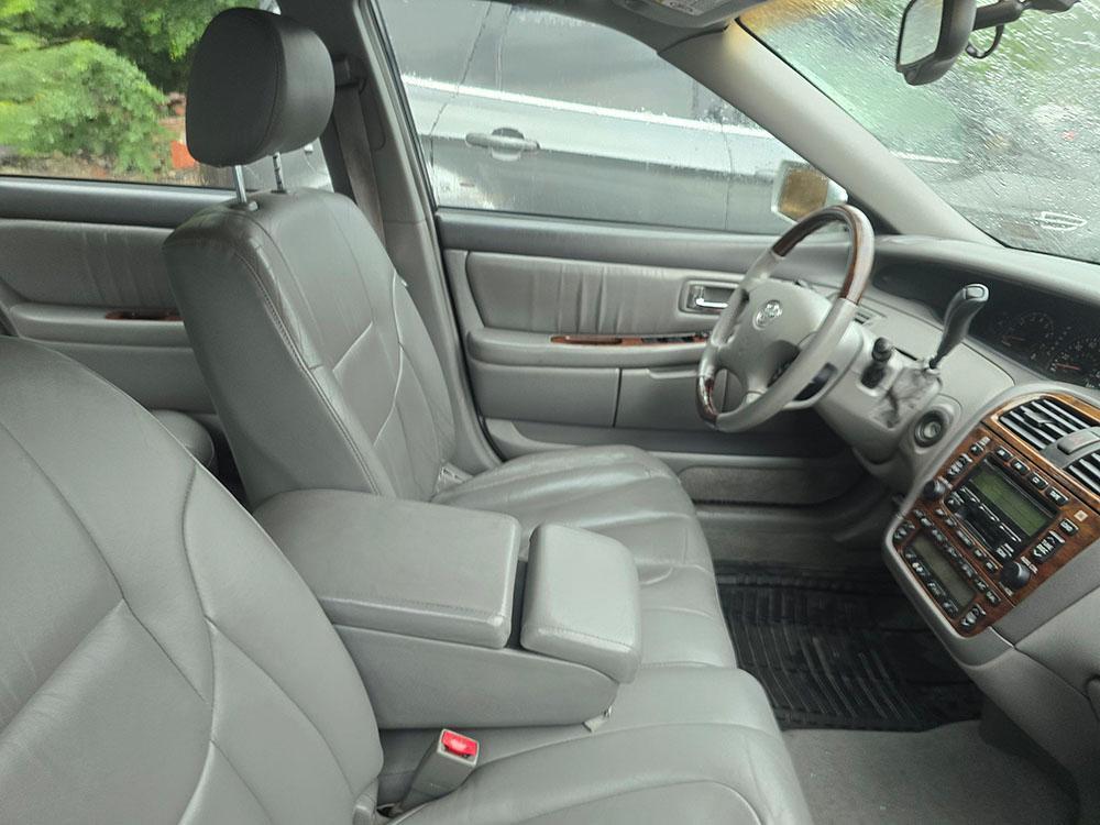used 2004 Toyota Avalon car
