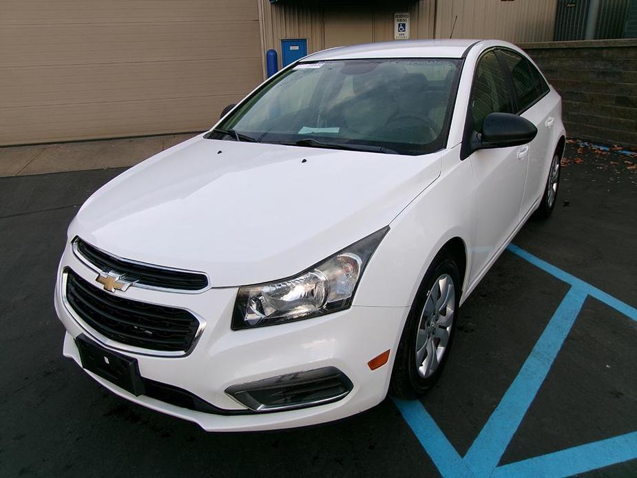 used 2015 Chevrolet Cruze car, priced at $10,500