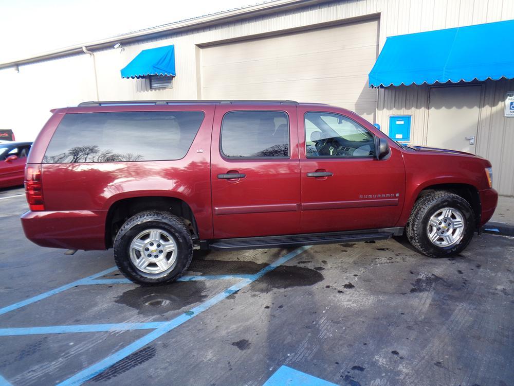 used 2008 Chevrolet Suburban car, priced at $7,600