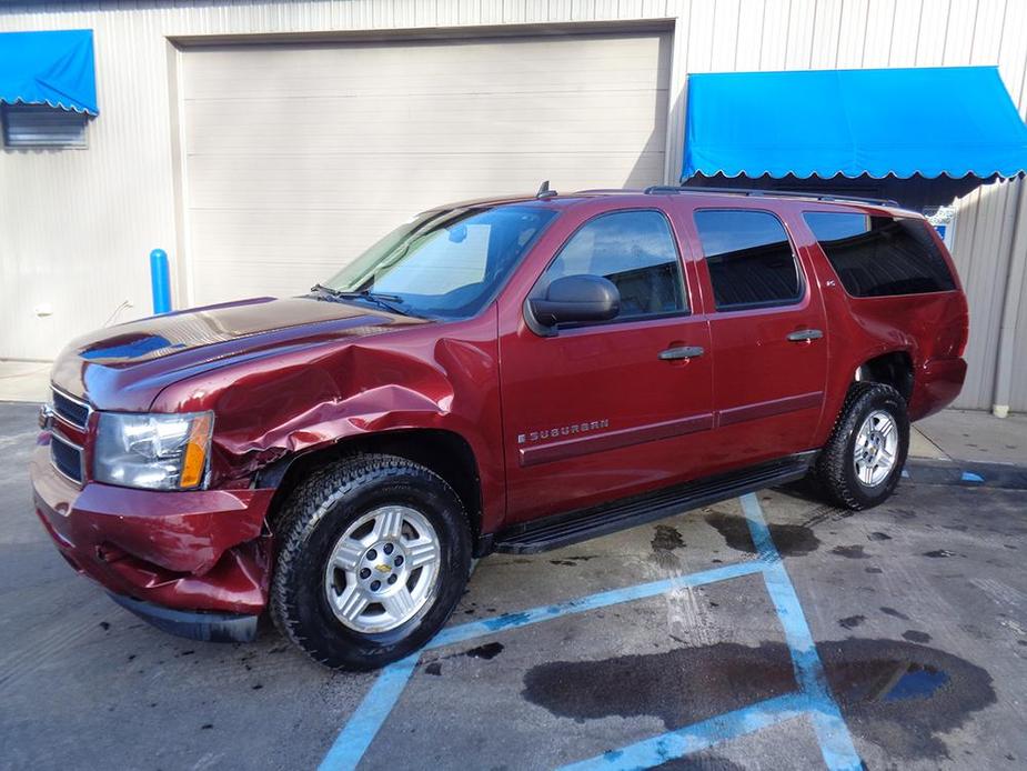 used 2008 Chevrolet Suburban car, priced at $7,600