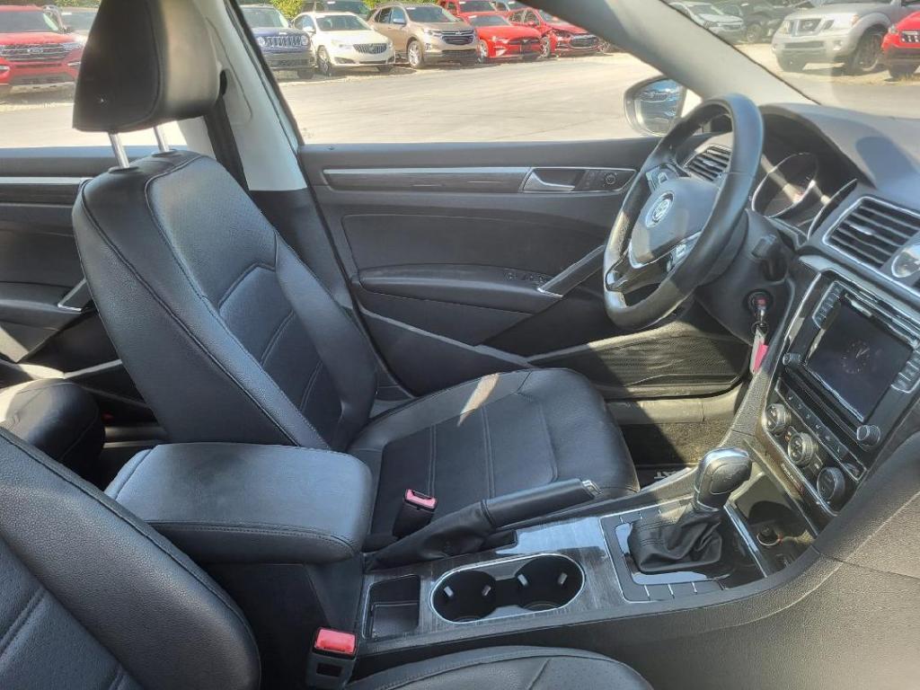 used 2016 Volkswagen Passat car