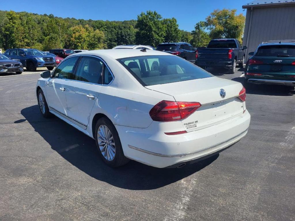 used 2016 Volkswagen Passat car