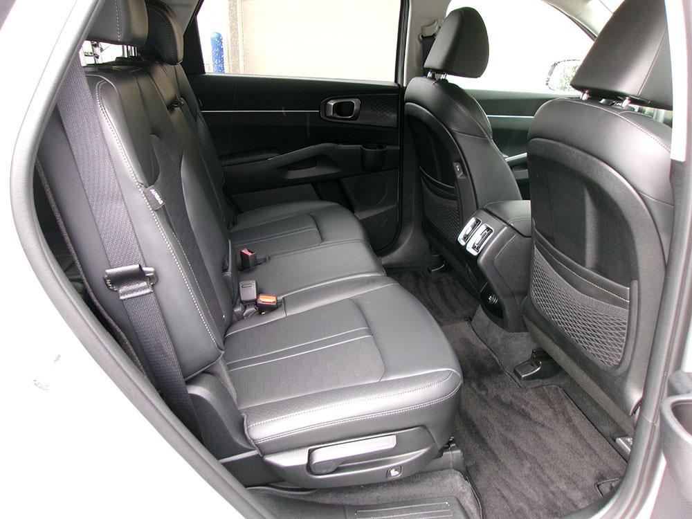 used 2024 Kia Sorento car, priced at $26,900