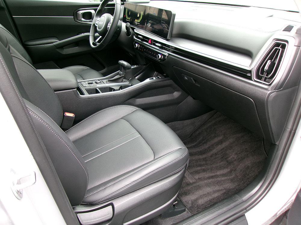 used 2024 Kia Sorento car, priced at $26,900