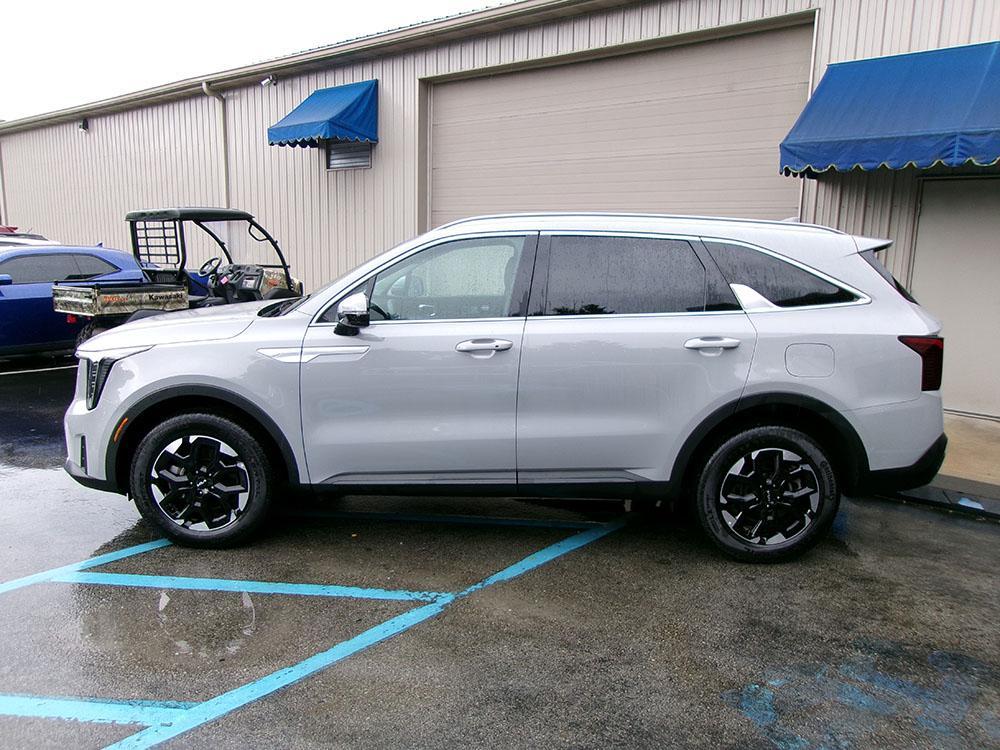 used 2024 Kia Sorento car, priced at $26,900