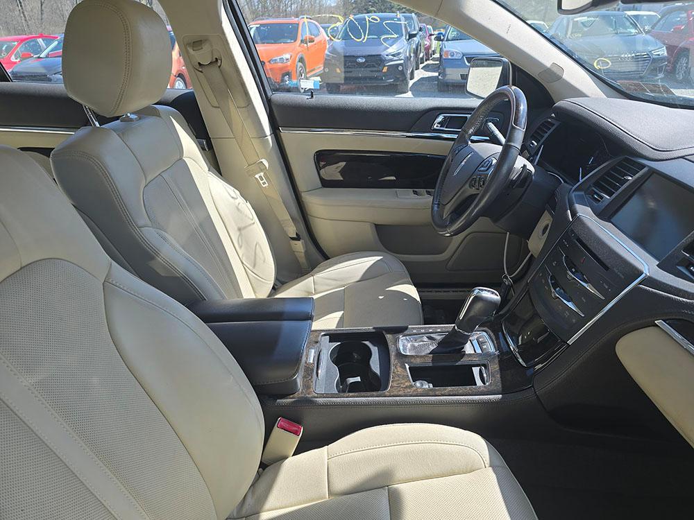 used 2013 Lincoln MKS car