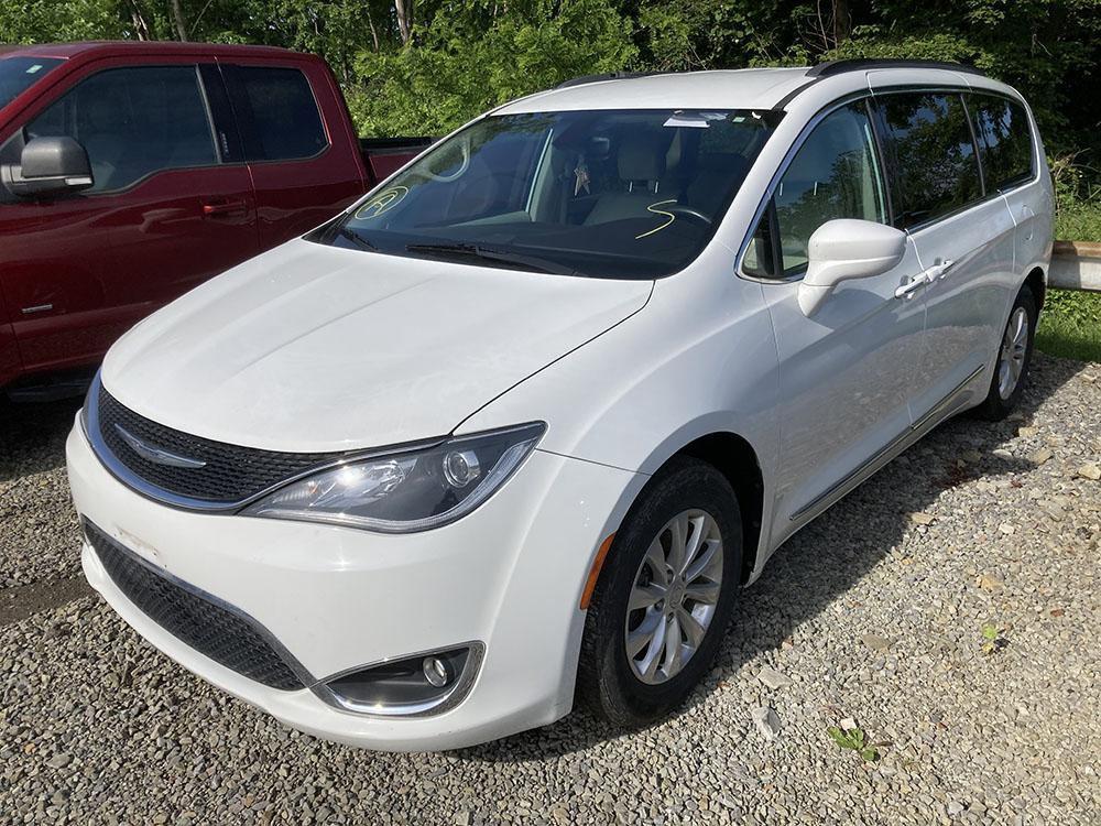 used 2017 Chrysler Pacifica car, priced at $9,500