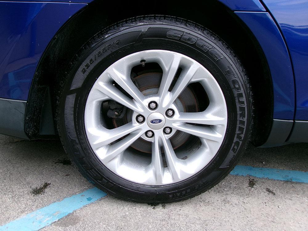 used 2014 Ford Taurus car, priced at $5,600