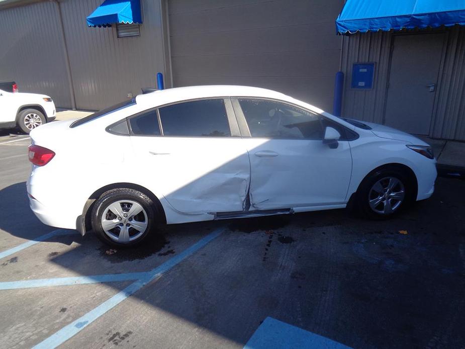 used 2018 Chevrolet Cruze car, priced at $6,000