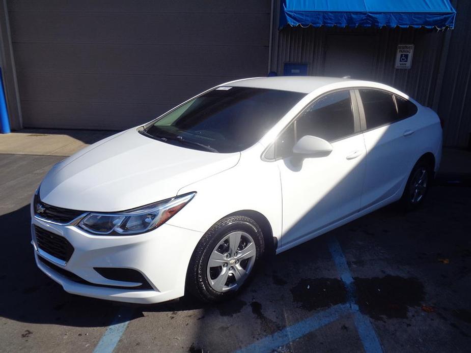 used 2018 Chevrolet Cruze car, priced at $6,000