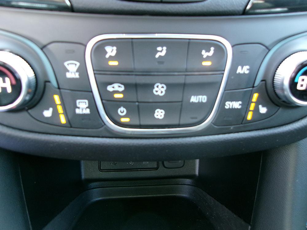 used 2022 Chevrolet Equinox car, priced at $23,900