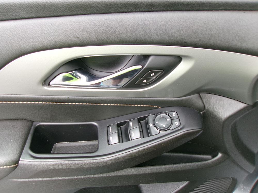 used 2020 Chevrolet Traverse car, priced at $12,500