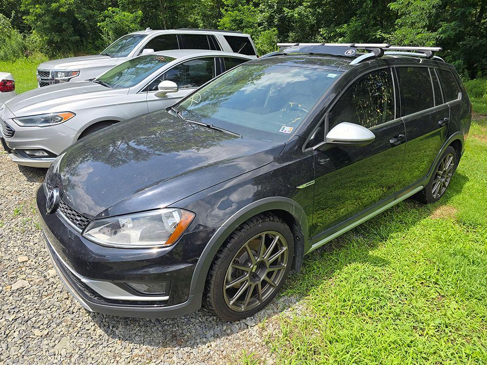 used 2017 Volkswagen Golf Alltrack car