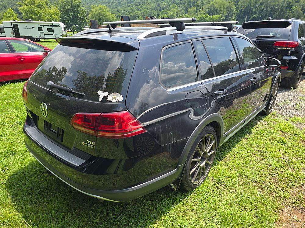 used 2017 Volkswagen Golf Alltrack car
