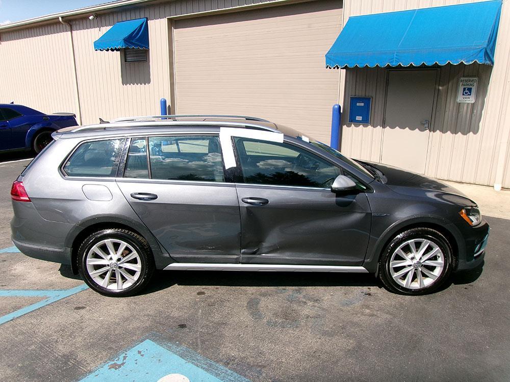 used 2017 Volkswagen Golf Alltrack car, priced at $9,900