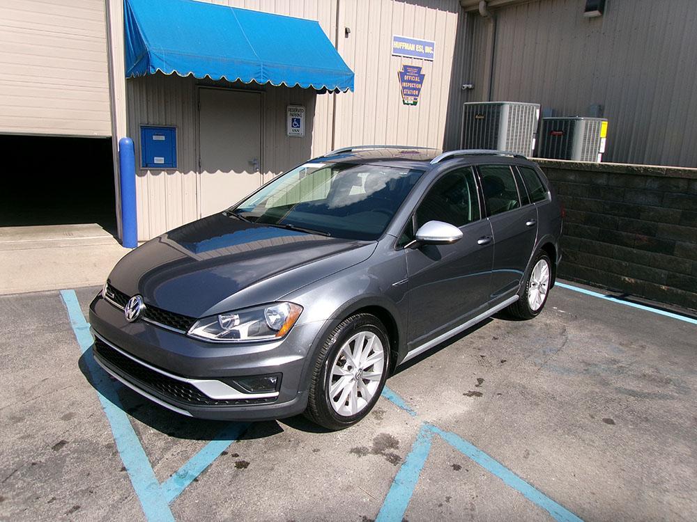used 2017 Volkswagen Golf Alltrack car, priced at $9,900