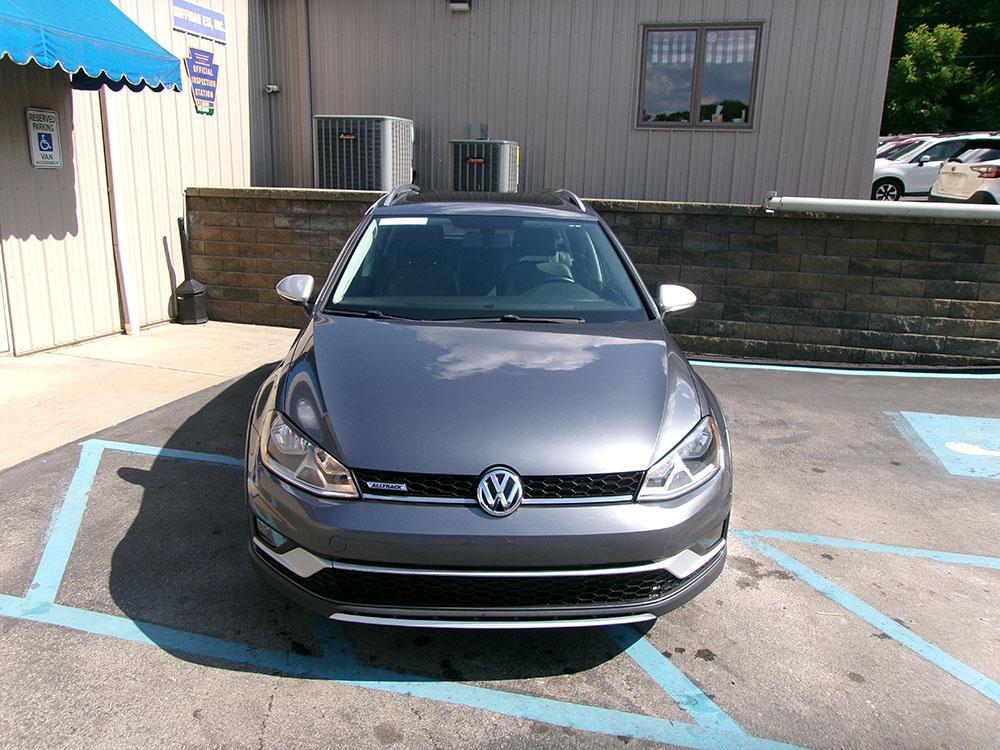 used 2017 Volkswagen Golf Alltrack car, priced at $9,900