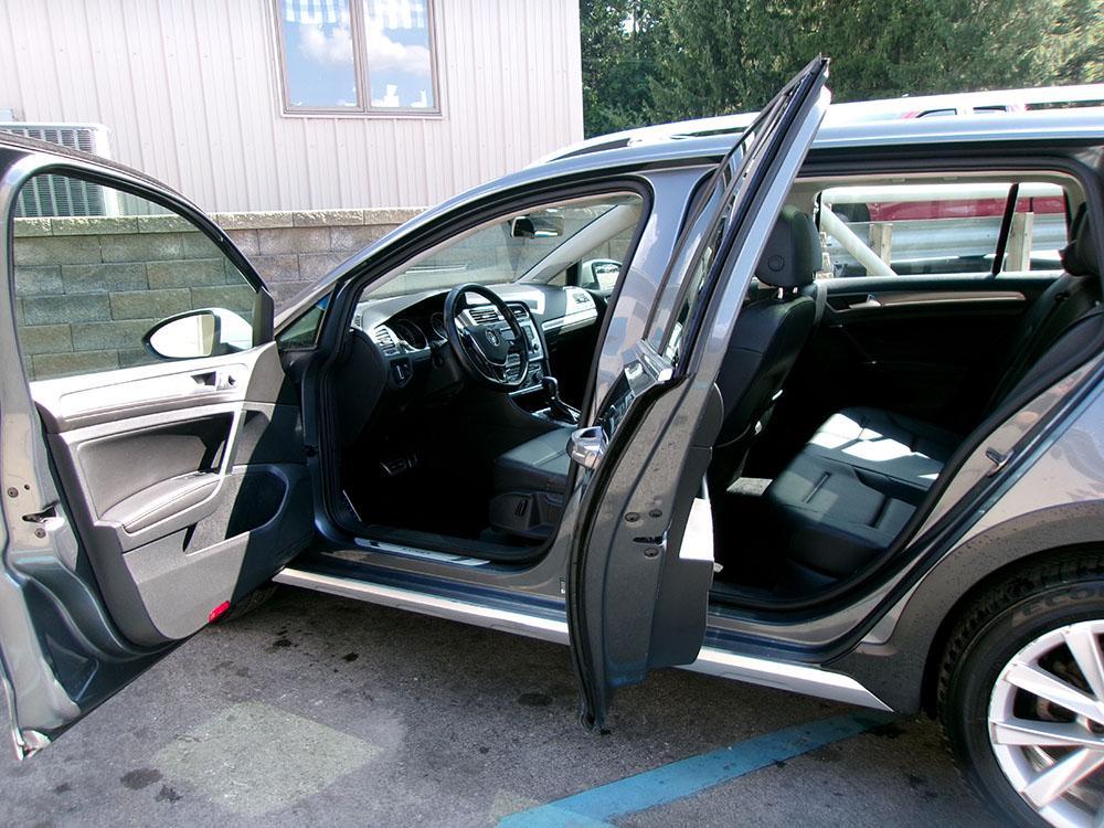 used 2017 Volkswagen Golf Alltrack car, priced at $9,900