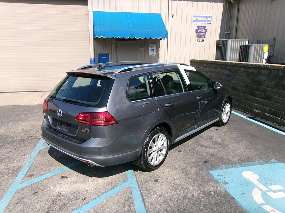 used 2017 Volkswagen Golf Alltrack car, priced at $9,900