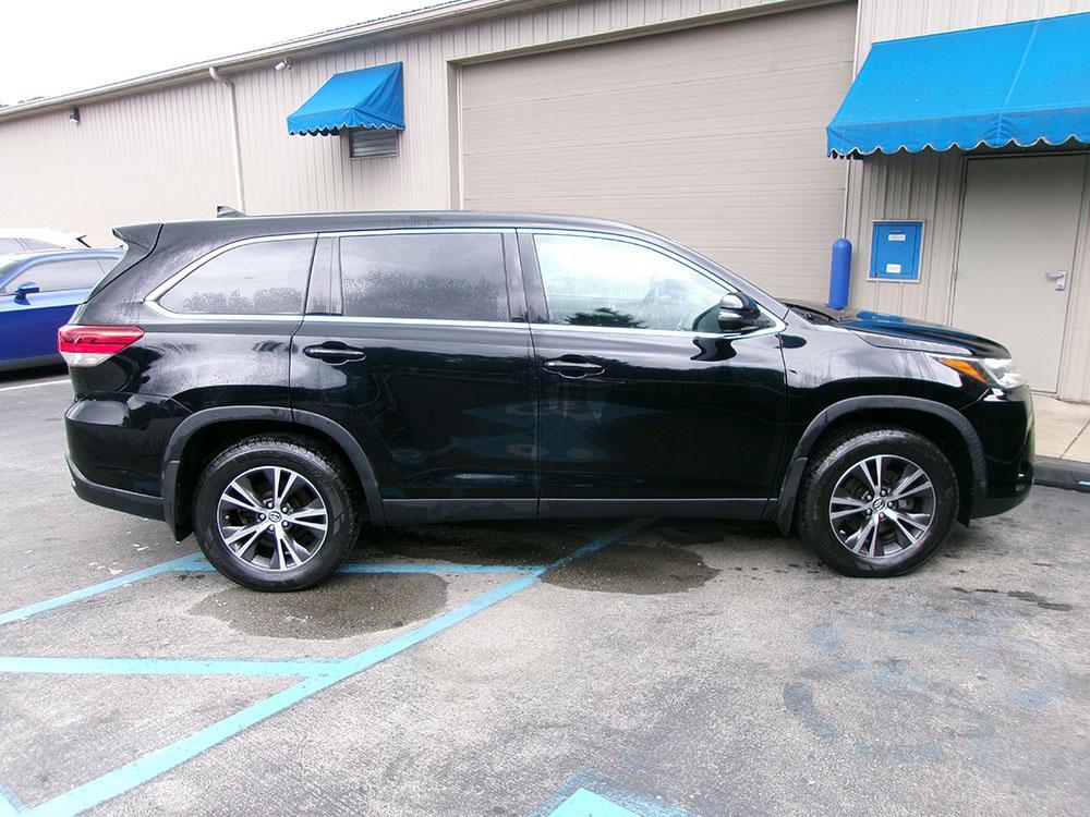 used 2019 Toyota Highlander car, priced at $21,000