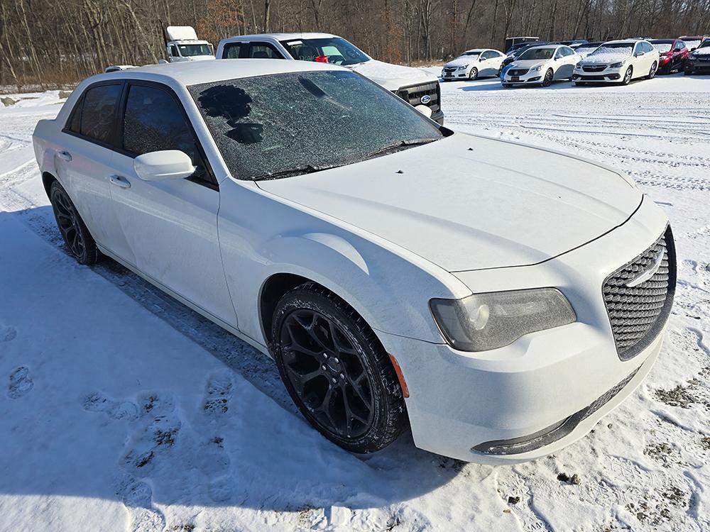 used 2019 Chrysler 300 car