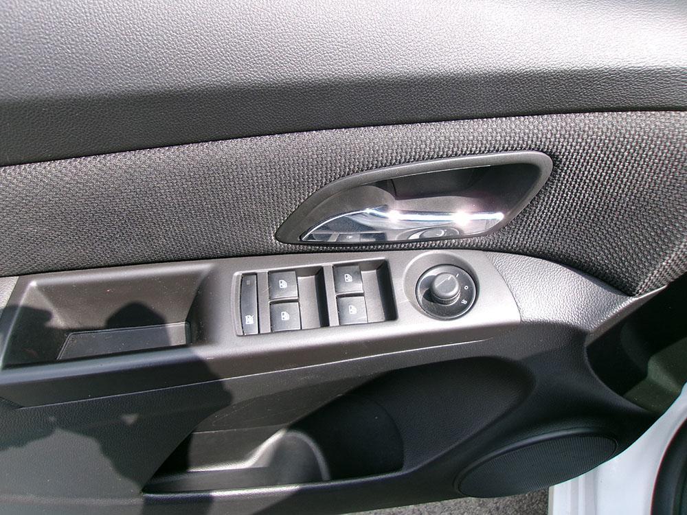 used 2014 Chevrolet Cruze car, priced at $5,000