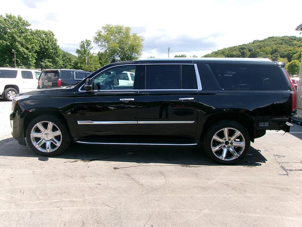 used 2017 Cadillac Escalade ESV car