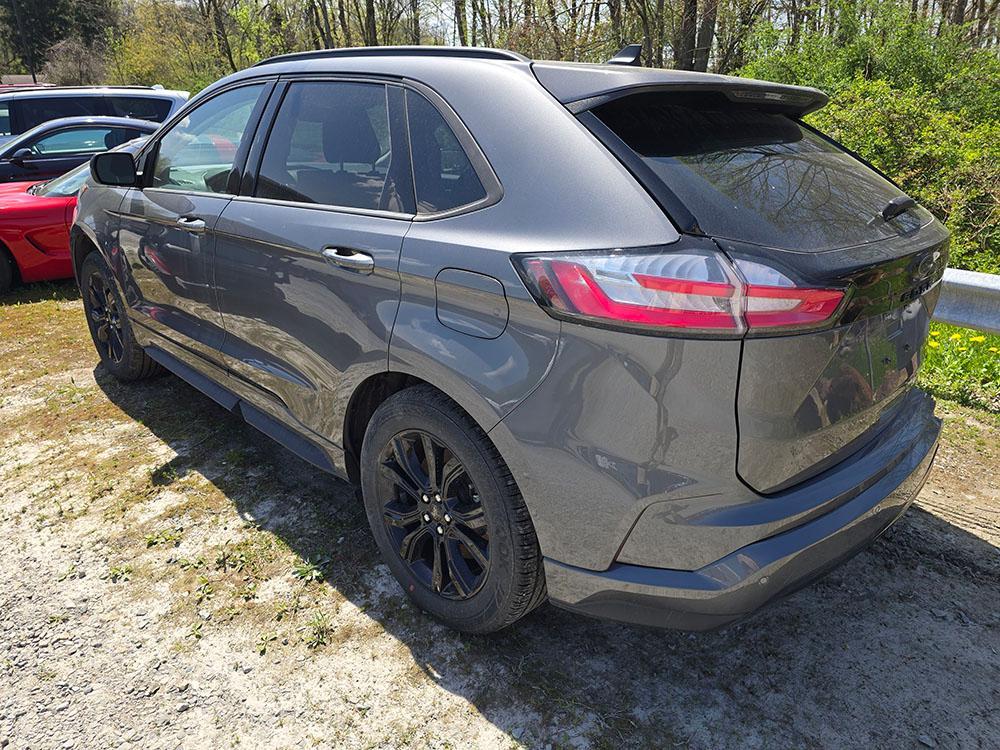 used 2024 Ford Edge car, priced at $16,000