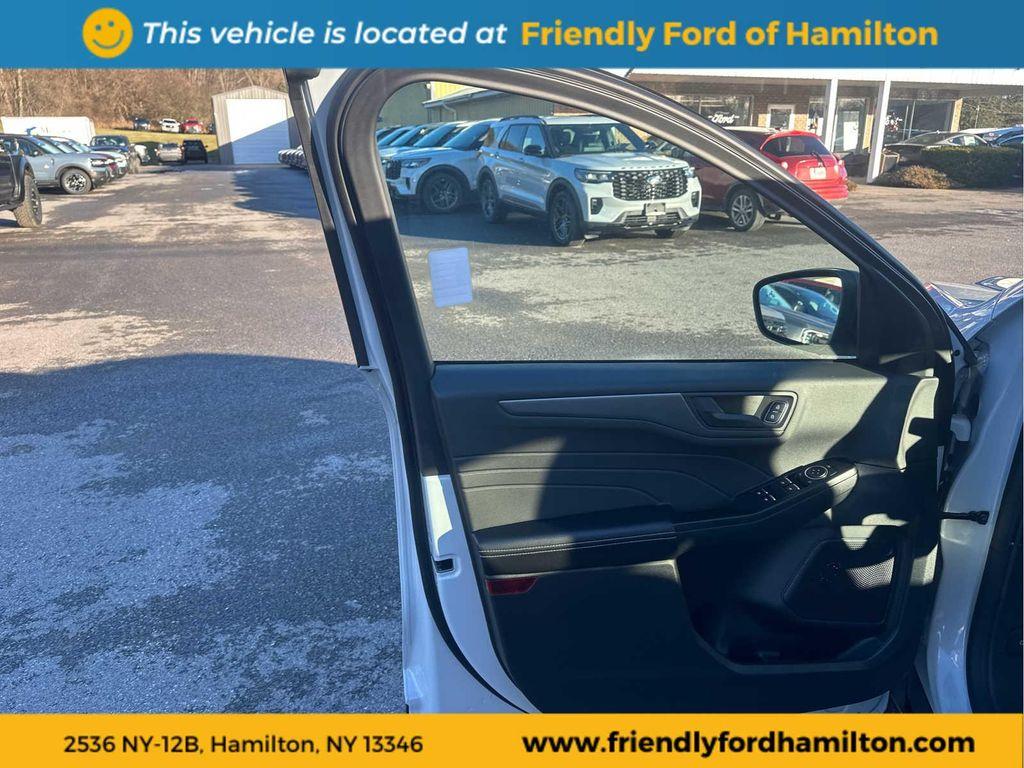 used 2025 Ford Escape car, priced at $28,995