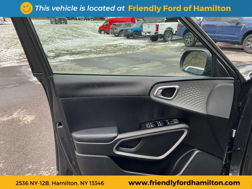 used 2025 Kia Soul car, priced at $18,995