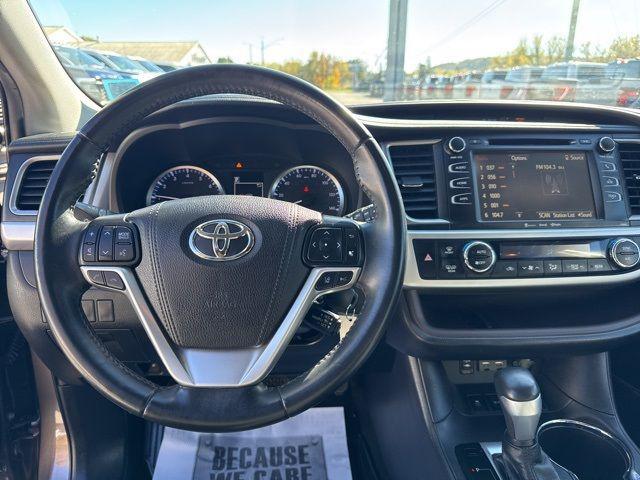 used 2019 Toyota Highlander car, priced at $25,495