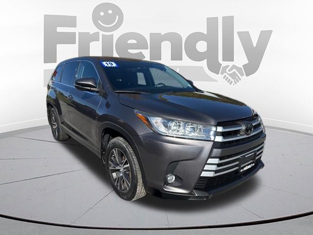 used 2019 Toyota Highlander car, priced at $25,495