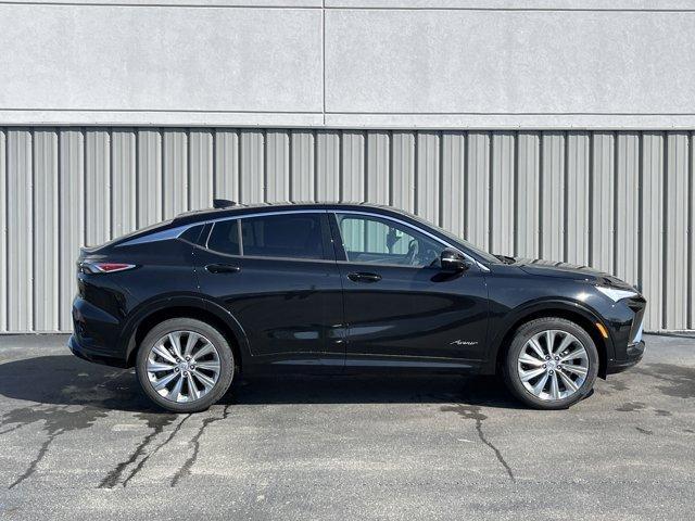 new 2025 Buick Envista car, priced at $30,690