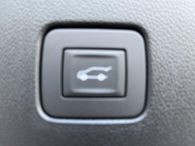 new 2025 Buick Envista car, priced at $27,280