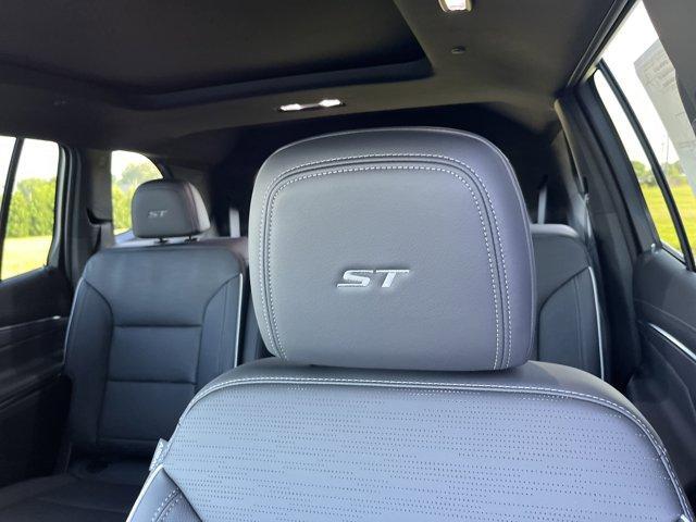 new 2025 Buick Enclave car, priced at $51,700