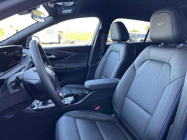 new 2025 Buick Envista car, priced at $29,600