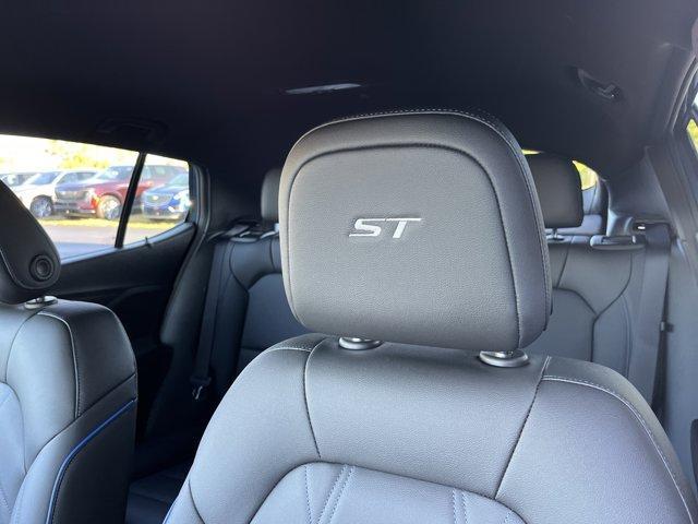 new 2025 Buick Envista car, priced at $29,600