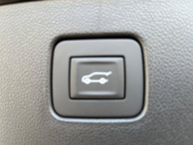 new 2025 Buick Envista car, priced at $27,775