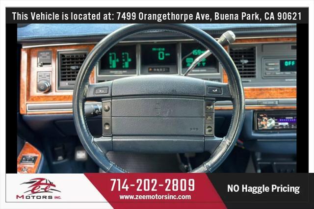 used 1993 Lincoln Town Car car, priced at $6,995