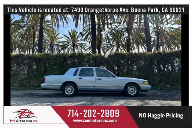 used 1993 Lincoln Town Car car, priced at $6,995