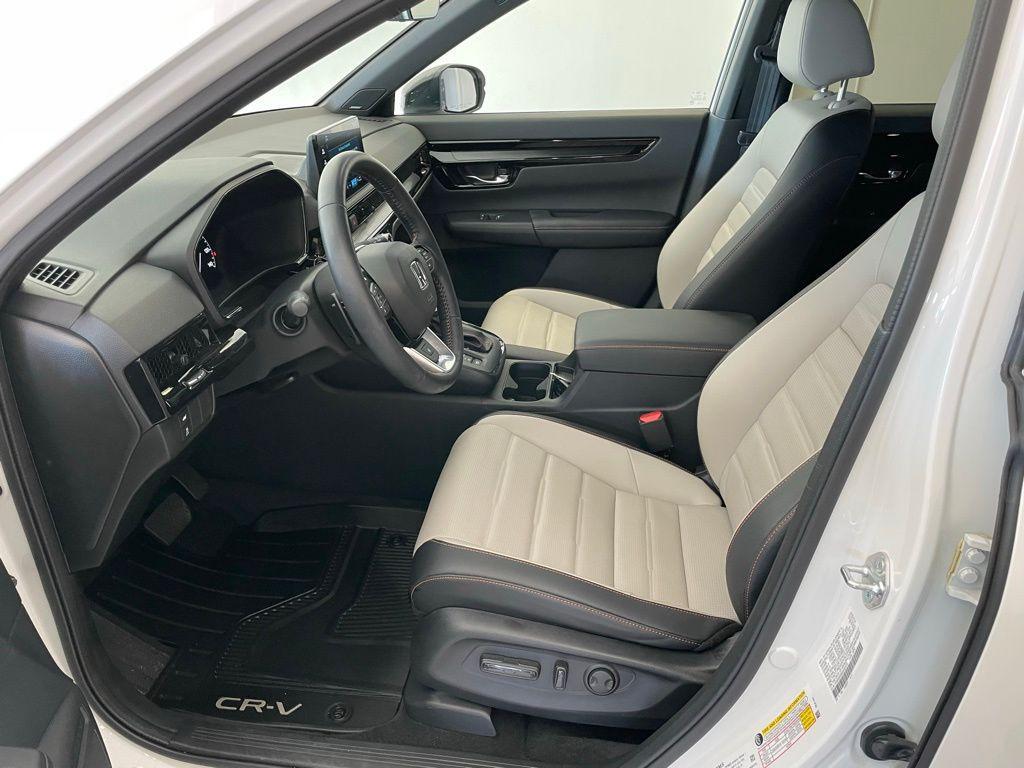 used 2025 Honda CR-V Hybrid car, priced at $39,997