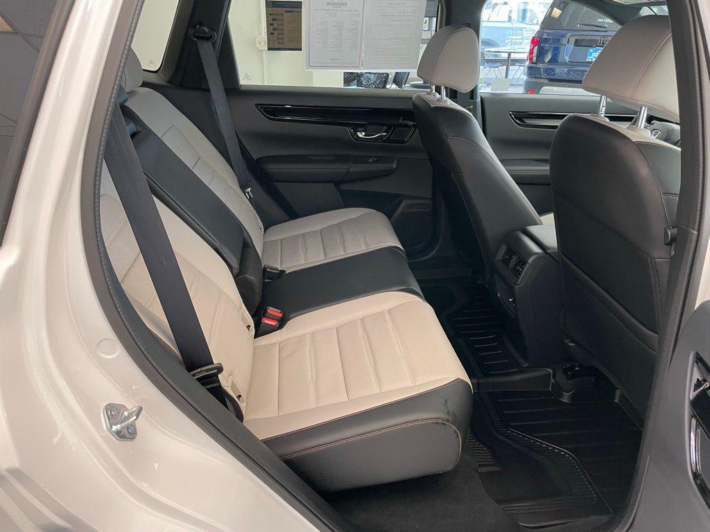 used 2025 Honda CR-V Hybrid car, priced at $39,997