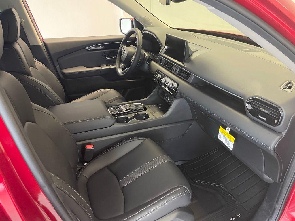 new 2025 Honda Pilot car, priced at $49,929
